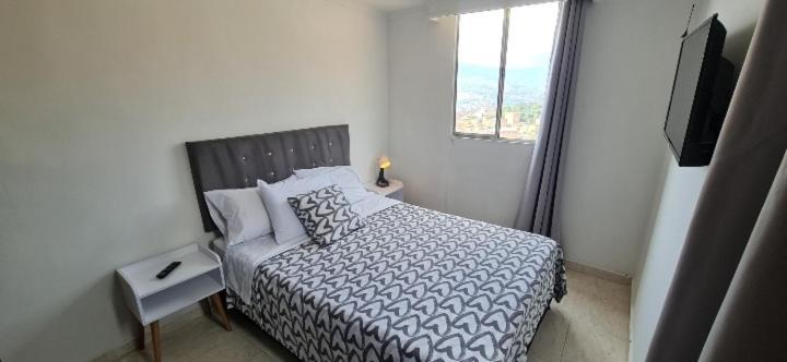 Apartamento Vistas Lindas Cerca Centro Medellín Exterior foto