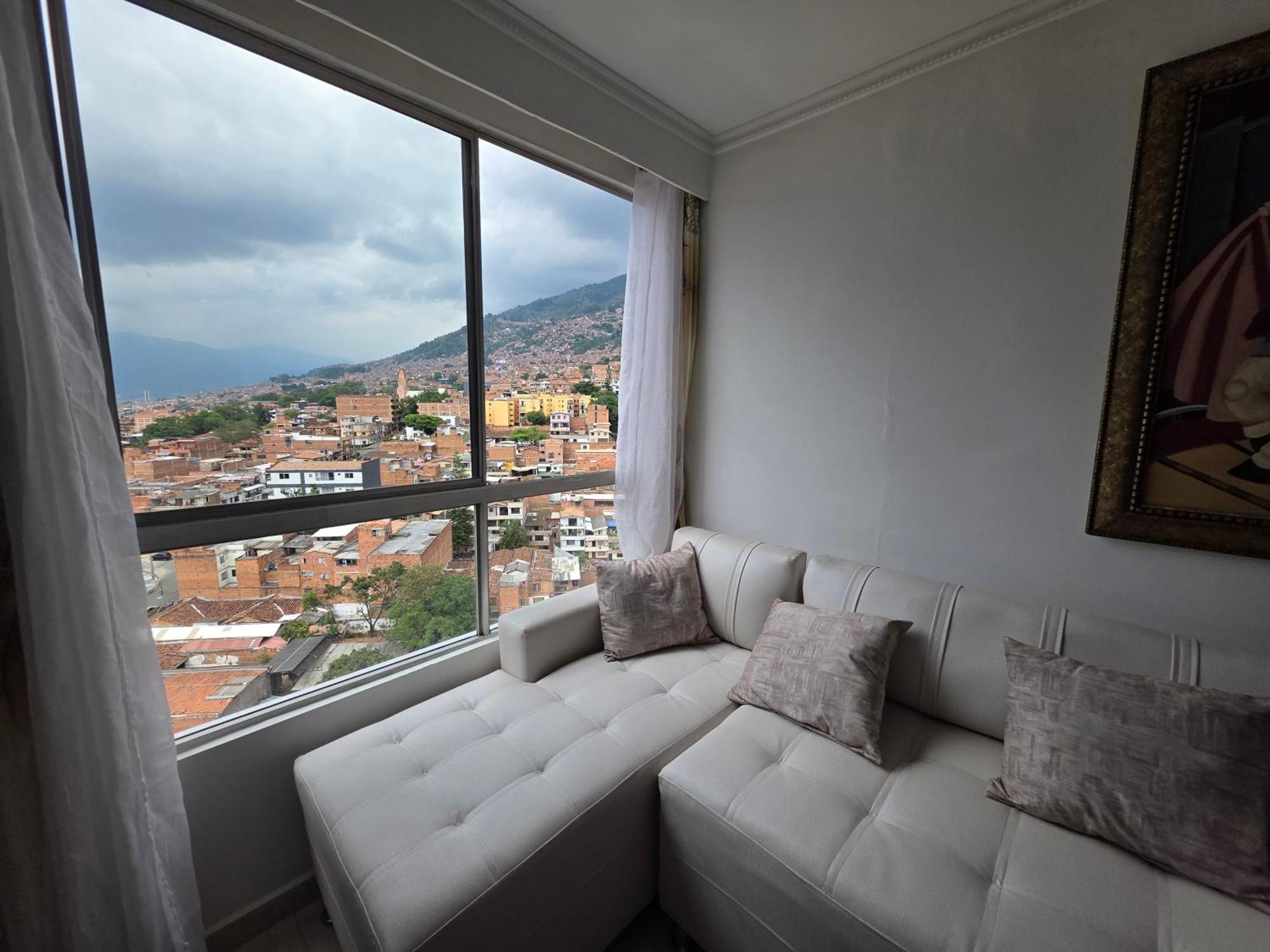 Apartamento Vistas Lindas Cerca Centro Medellín Exterior foto